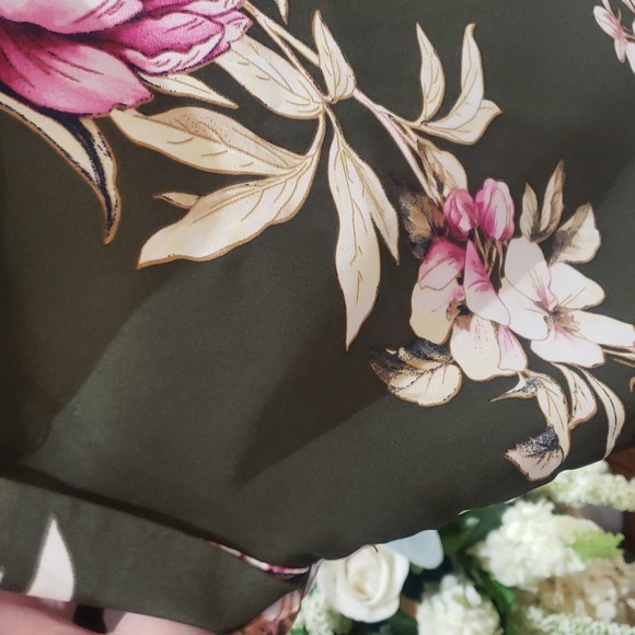 NWOT NEW YORK AND CO XL ARMY GREEN WITH PINK FLORAL - Picture 12 of 13